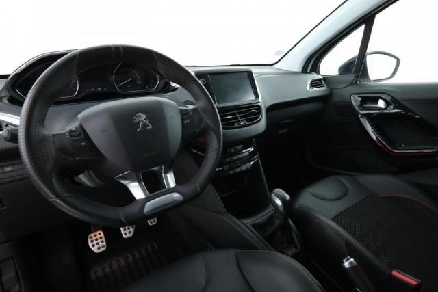 Peugeot 208 image 5