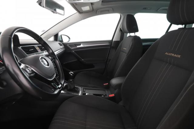 Volkswagen Golf Sw image 9