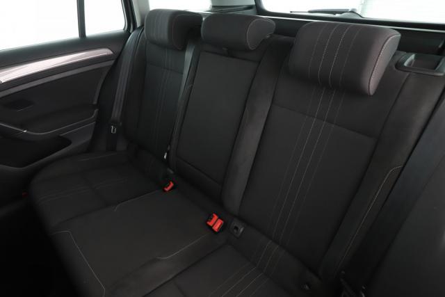 Volkswagen Golf Sw image 8