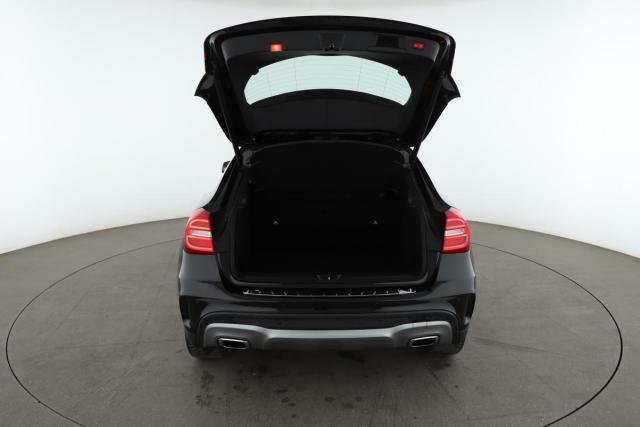 Mercedes Benz Gla image 4