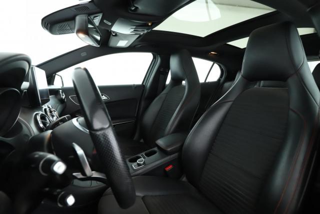 Mercedes Benz Gla image 7