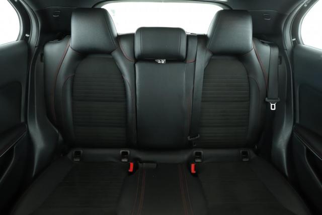 Mercedes Benz Gla image 1