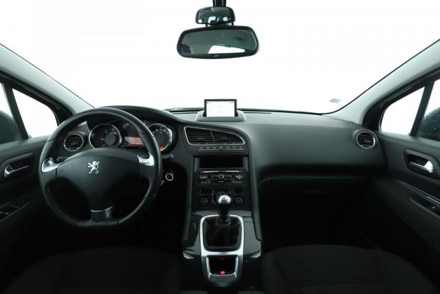 Peugeot 5008 image 1