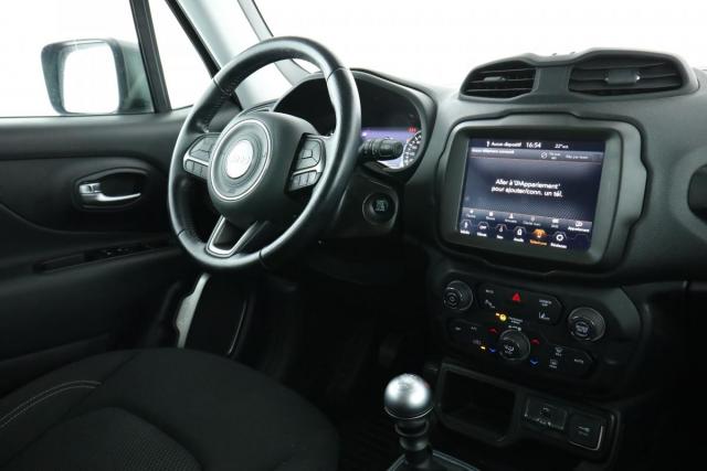 Jeep Renegade image 9