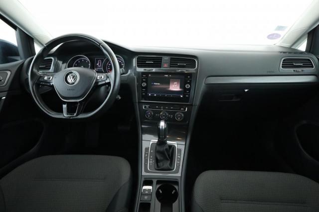 Volkswagen Golf image 6
