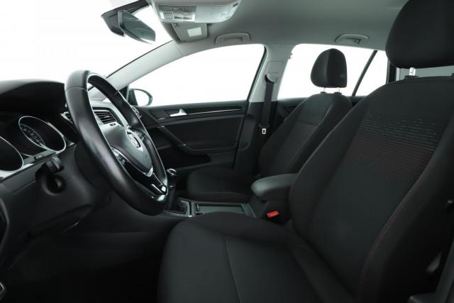 Volkswagen Golf image 8