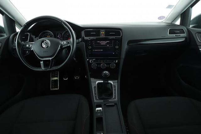 Volkswagen Golf image 4