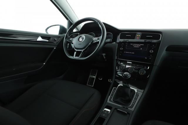 Volkswagen Golf image 1
