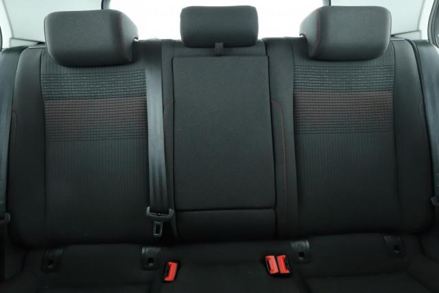 Volkswagen Golf image 2