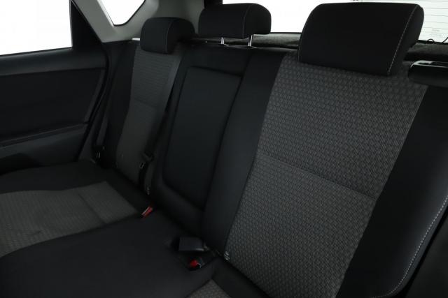Toyota Auris image 8