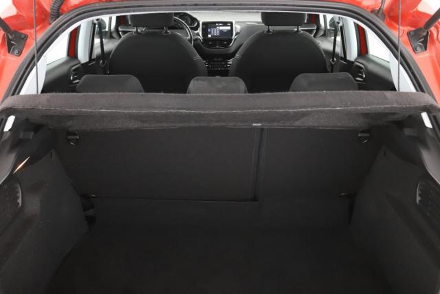 Peugeot 208 image 6