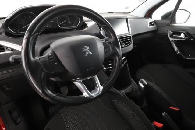 Peugeot 208 image 2