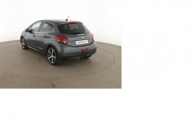 Peugeot 208 image 2