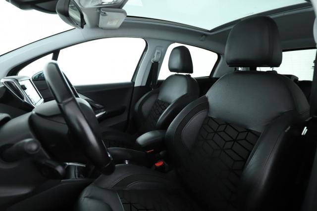Peugeot 208 image 3