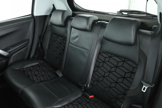 Peugeot 208 image 6
