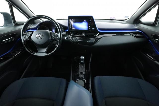 Toyota C-Hr image 9