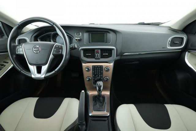 Volvo V40 Cross Country image 1