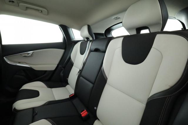 Volvo V40 Cross Country image 3