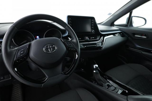 Toyota C-Hr image 8