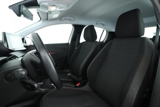 Peugeot 208 image 8