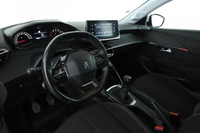 Peugeot 208 image 5