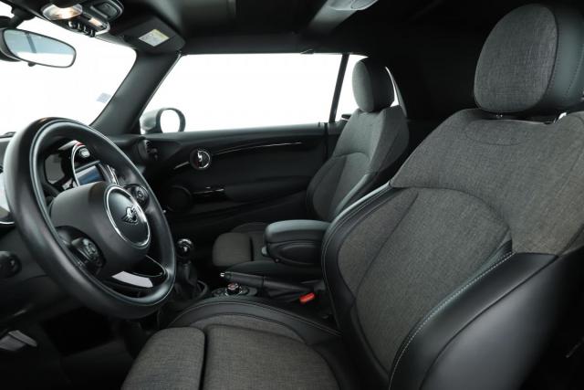 Mini Cabrio image 4