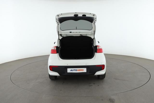 Kia Rio image 7