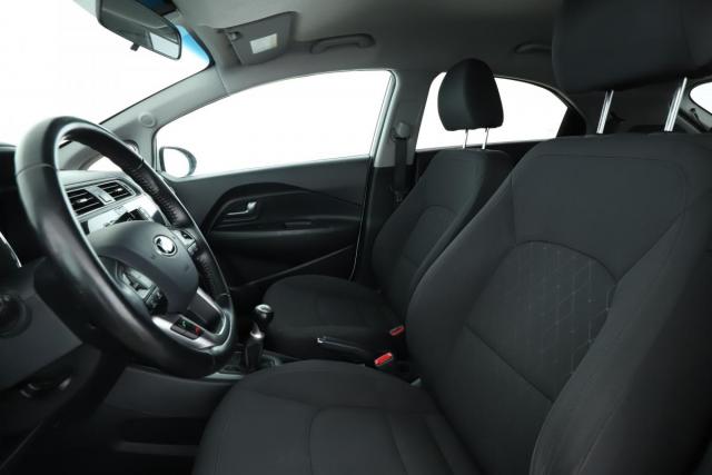 Kia Rio image 9