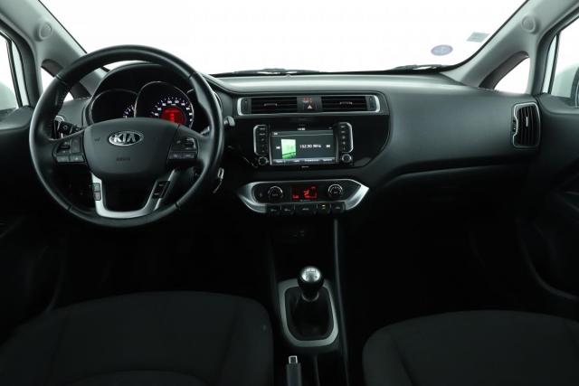 Kia Rio image 6