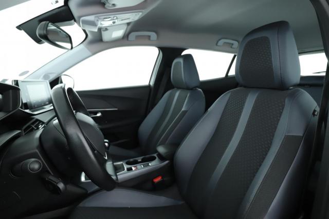 Peugeot 2008 image 2
