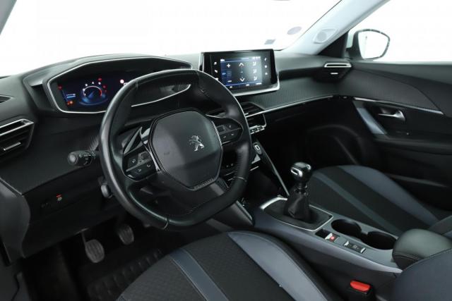 Peugeot 2008 image 1