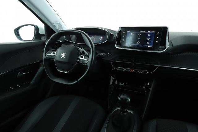 Peugeot 2008 image 8