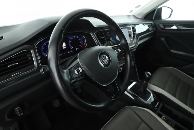 Volkswagen T-Roc image 2