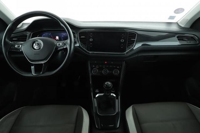 Volkswagen T-Roc image 5