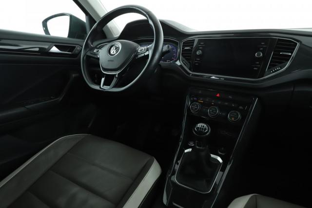Volkswagen T-Roc image 7