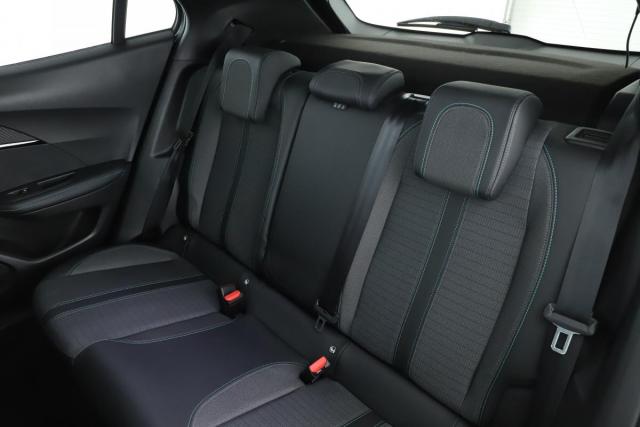 Peugeot 2008 image 8
