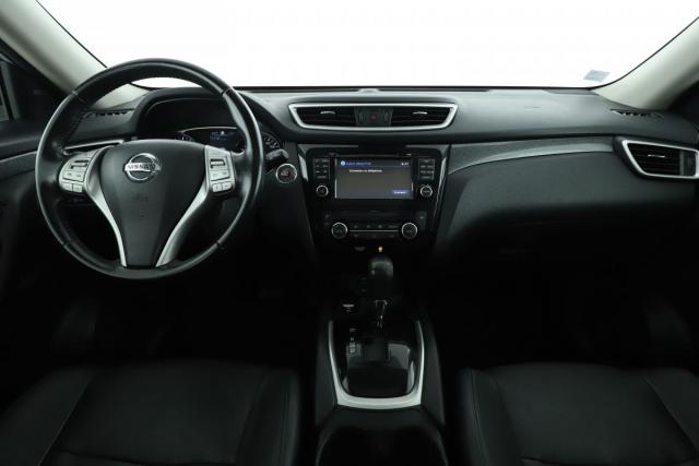 Nissan X-Trail image 2