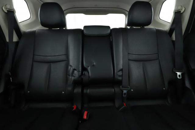 Nissan X-Trail image 1
