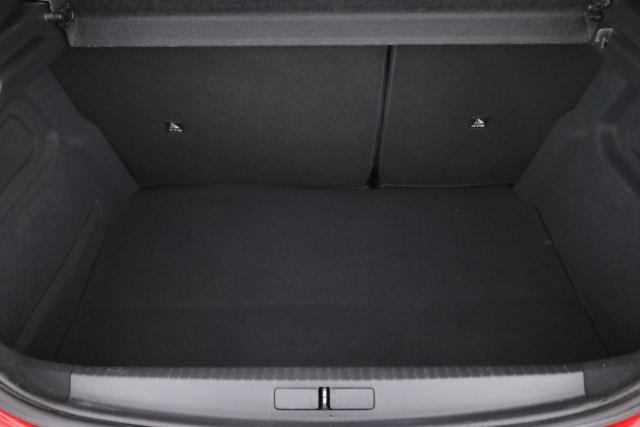 Peugeot 208 image 3