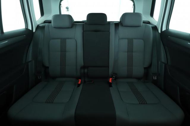 Volkswagen Golf Sportsvan image 2