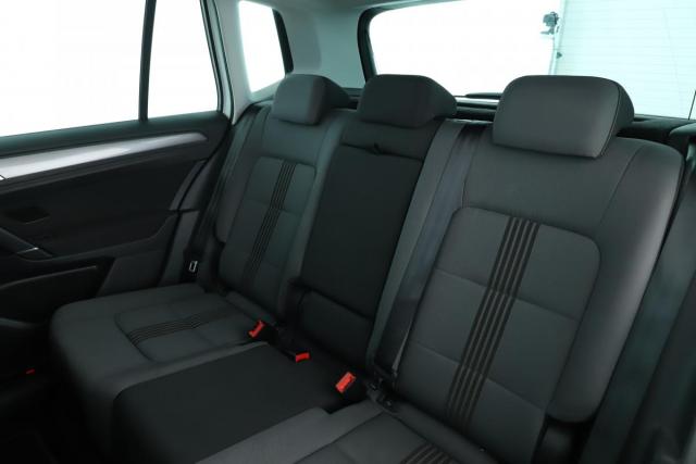 Volkswagen Golf Sportsvan image 9