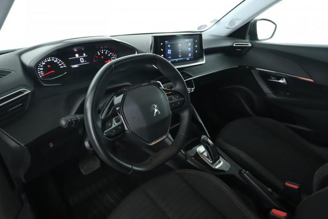 Peugeot 2008 image 3