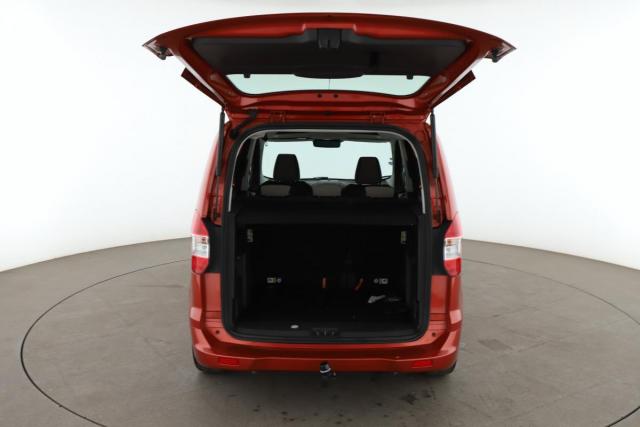 Ford Tourneo image 1