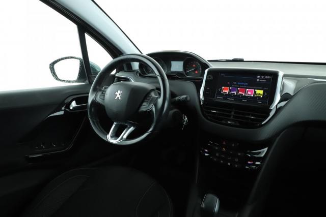 Peugeot 208 image 1