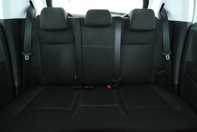 Peugeot 208 image 6