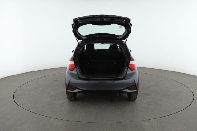 Toyota Yaris image 2