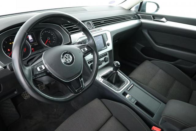 Volkswagen Passat Sw image 6