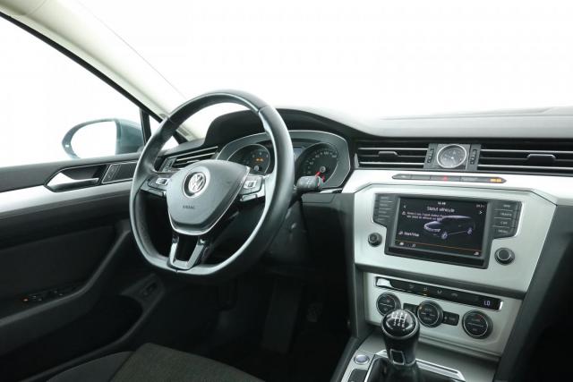 Volkswagen Passat Sw image 1