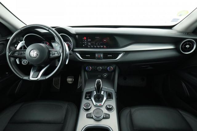 Alfa Romeo Stelvio image 2