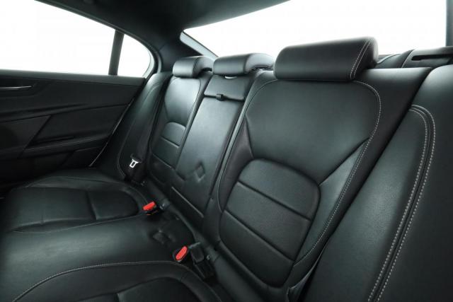 Jaguar Xe image 1